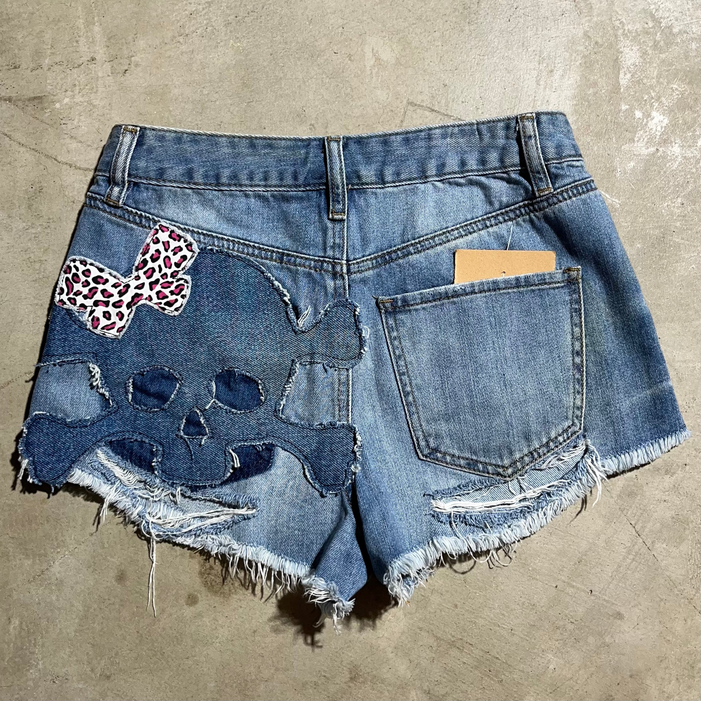 Skull Booty Short 26"
