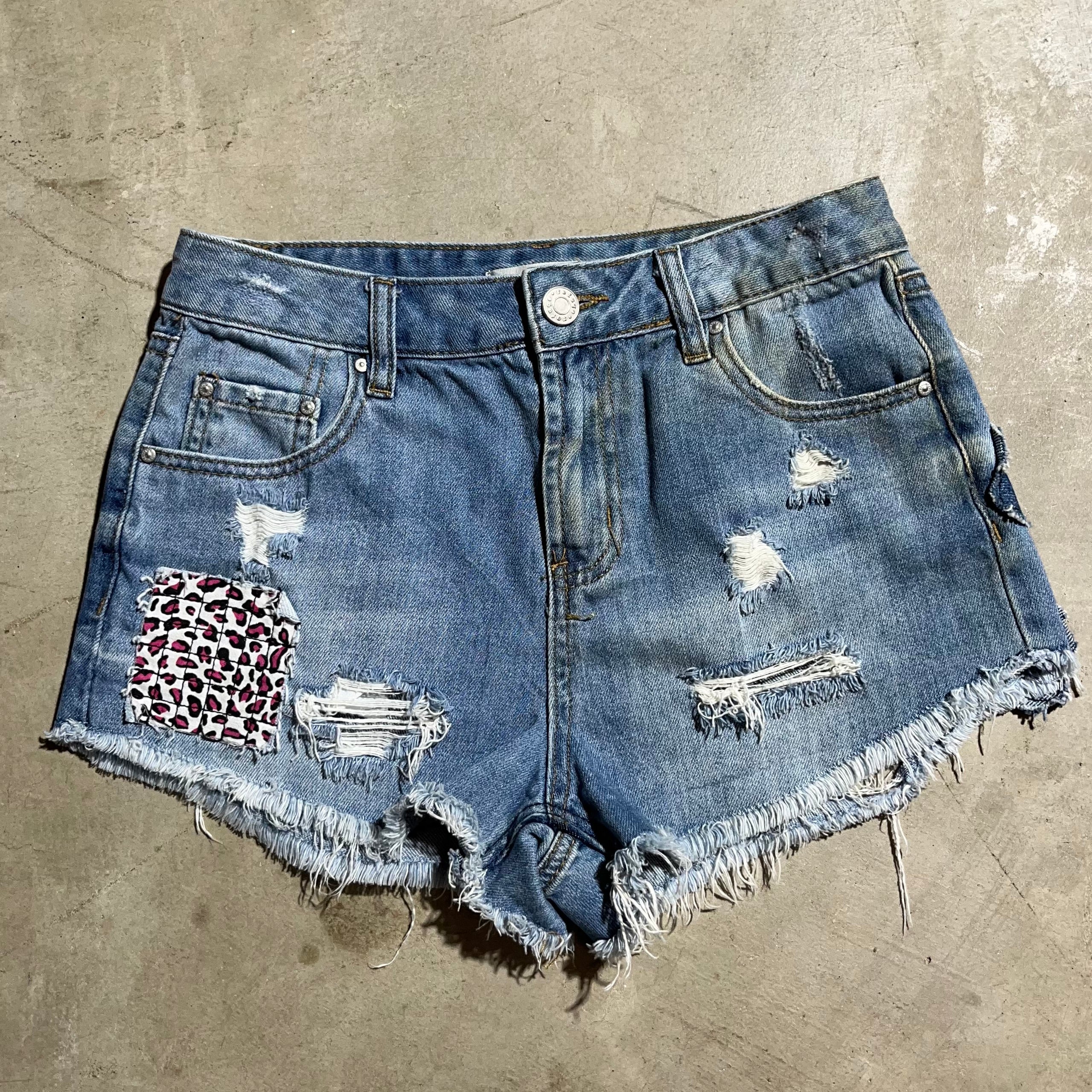 Skull Booty Short 26"