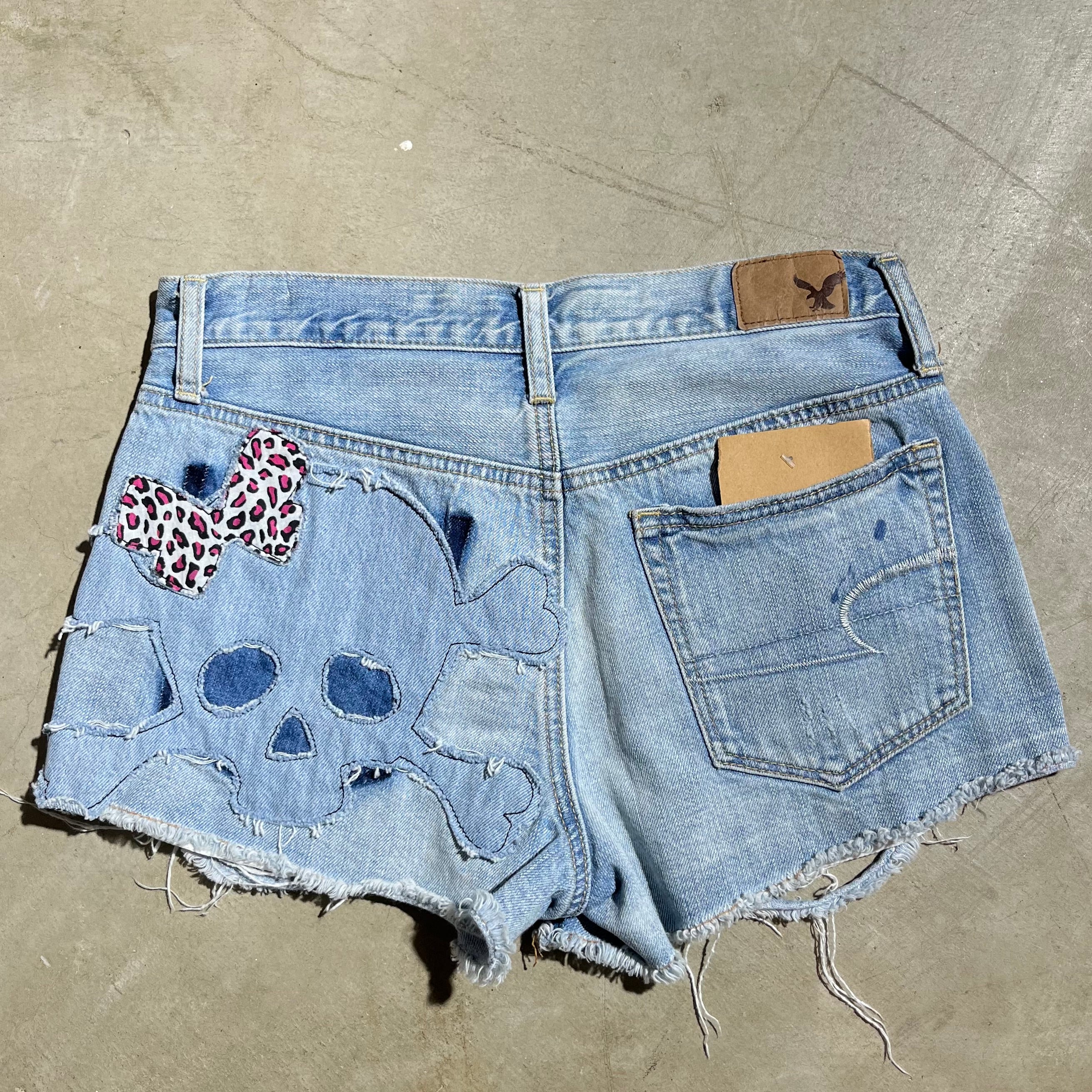 Skull Booty Short 26"
