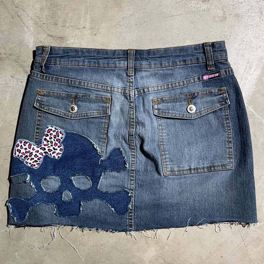 Skull Skirt 28"