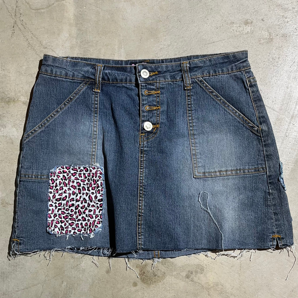 Skull Skirt 28"
